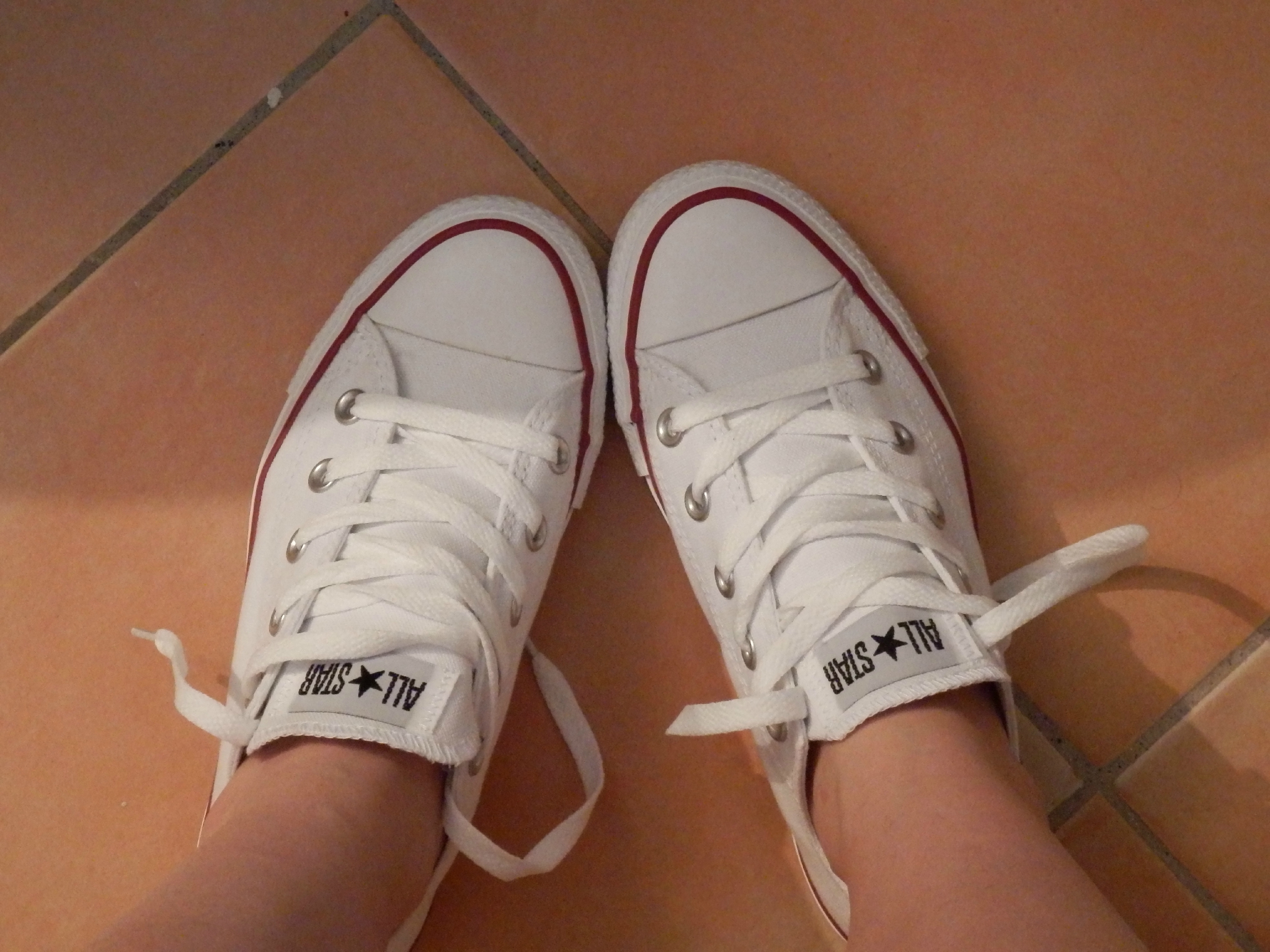 converses basses blanches femme soldes
